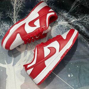 Nike Dunk Low-Top Red And White Sneakers